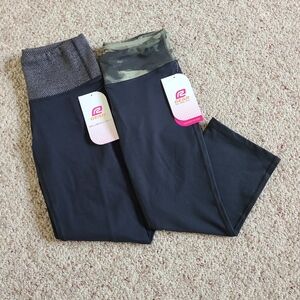 2 Pairs Roadrunner Sport Capris XS